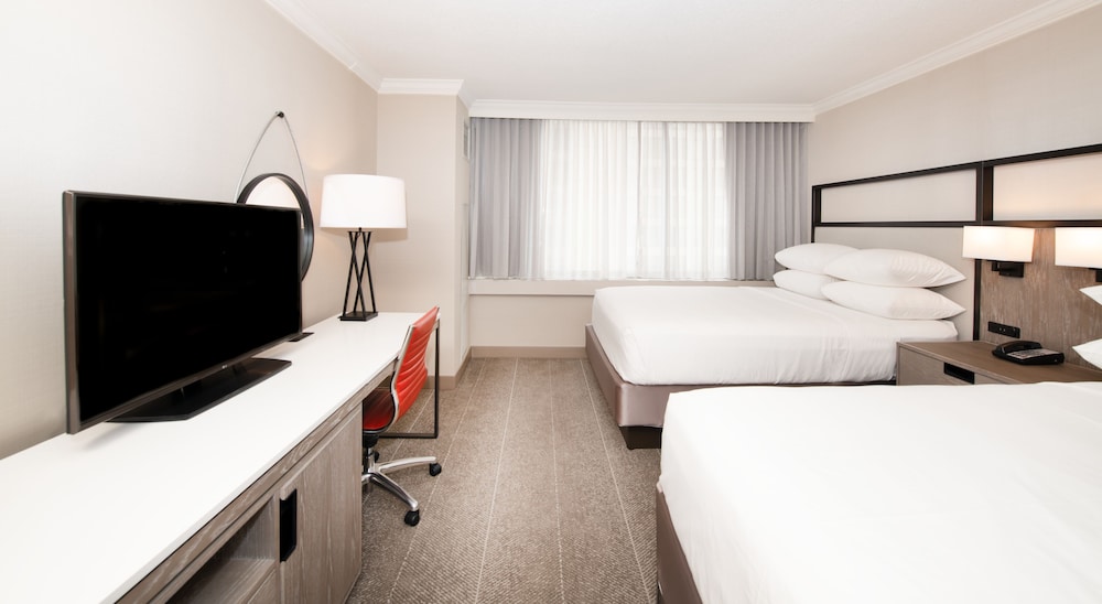 Crowne Plaza Baltimore Inner Harbor - photo 13