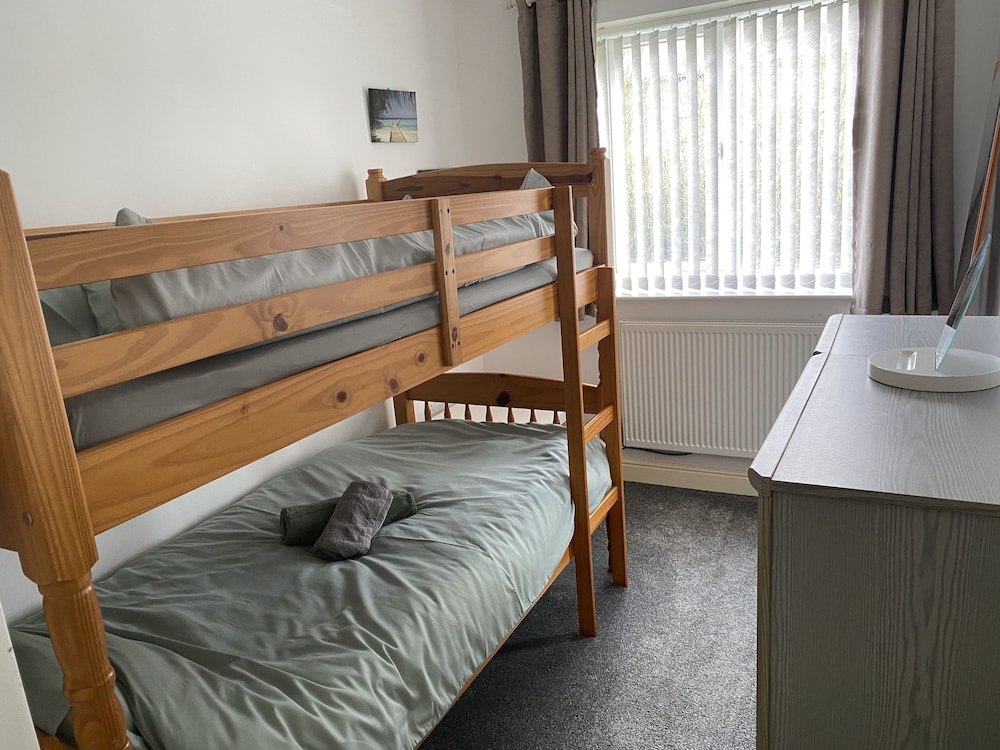 Cottage Sleeps 4 Pets Ok Parking Garden — 4-Star Luxury Hotel in Bridlington, United Kingdom
