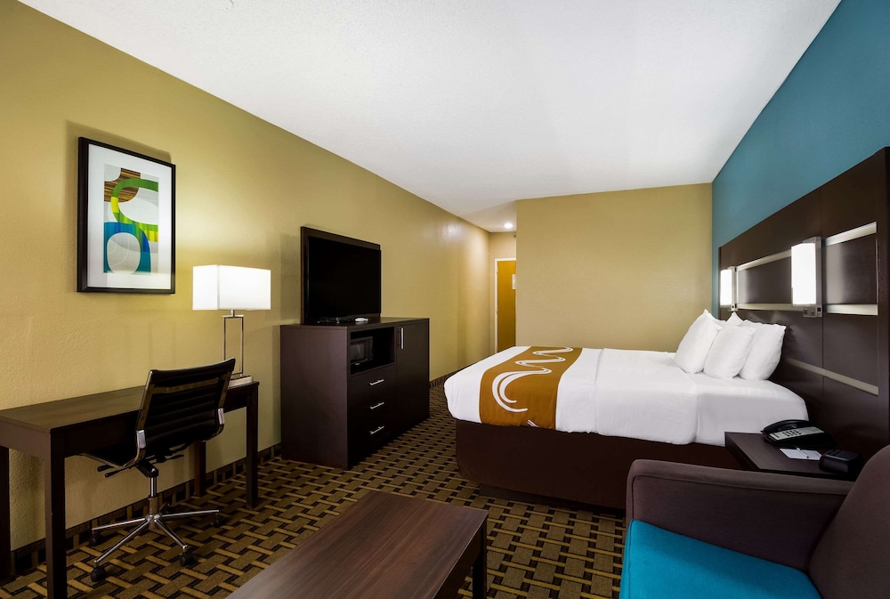 Quality Inn Houston East I 10 - photo 11