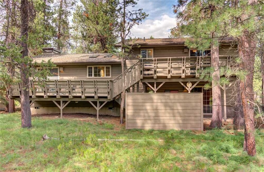 Lost Lane #8 by Village Properties at Sunriver Bend in Bend, United States