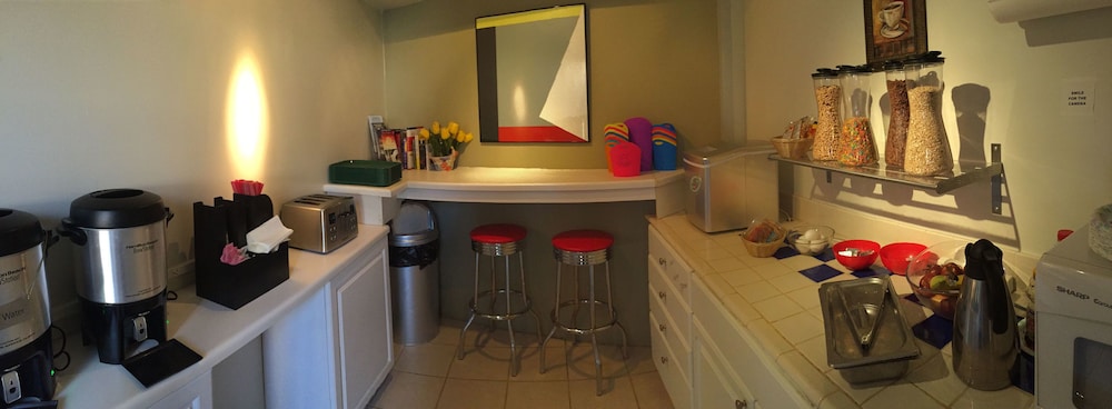 Bayfront Inn at the Waterfront - photo 35