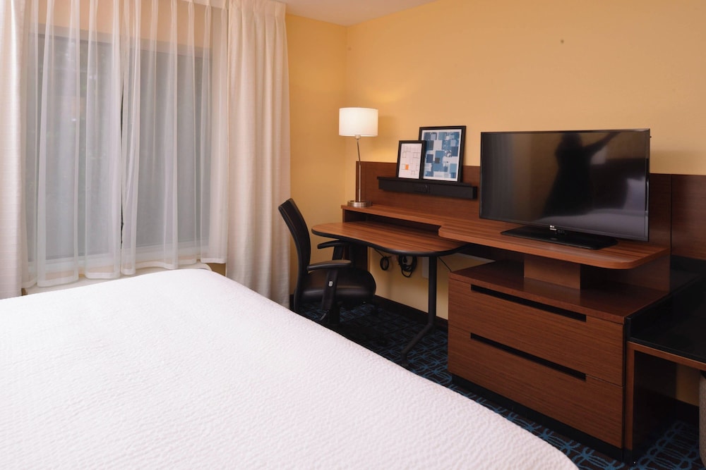 Fairfield Inn & Suites Fremont - photo 12