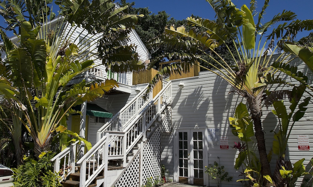 Wicker Guesthouse - photo 82