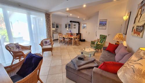 Anna BRINKMANNHAUS viel Platz für Familien fast am Strand Sauna Terrasse Grill in Heringsdorf, Germany