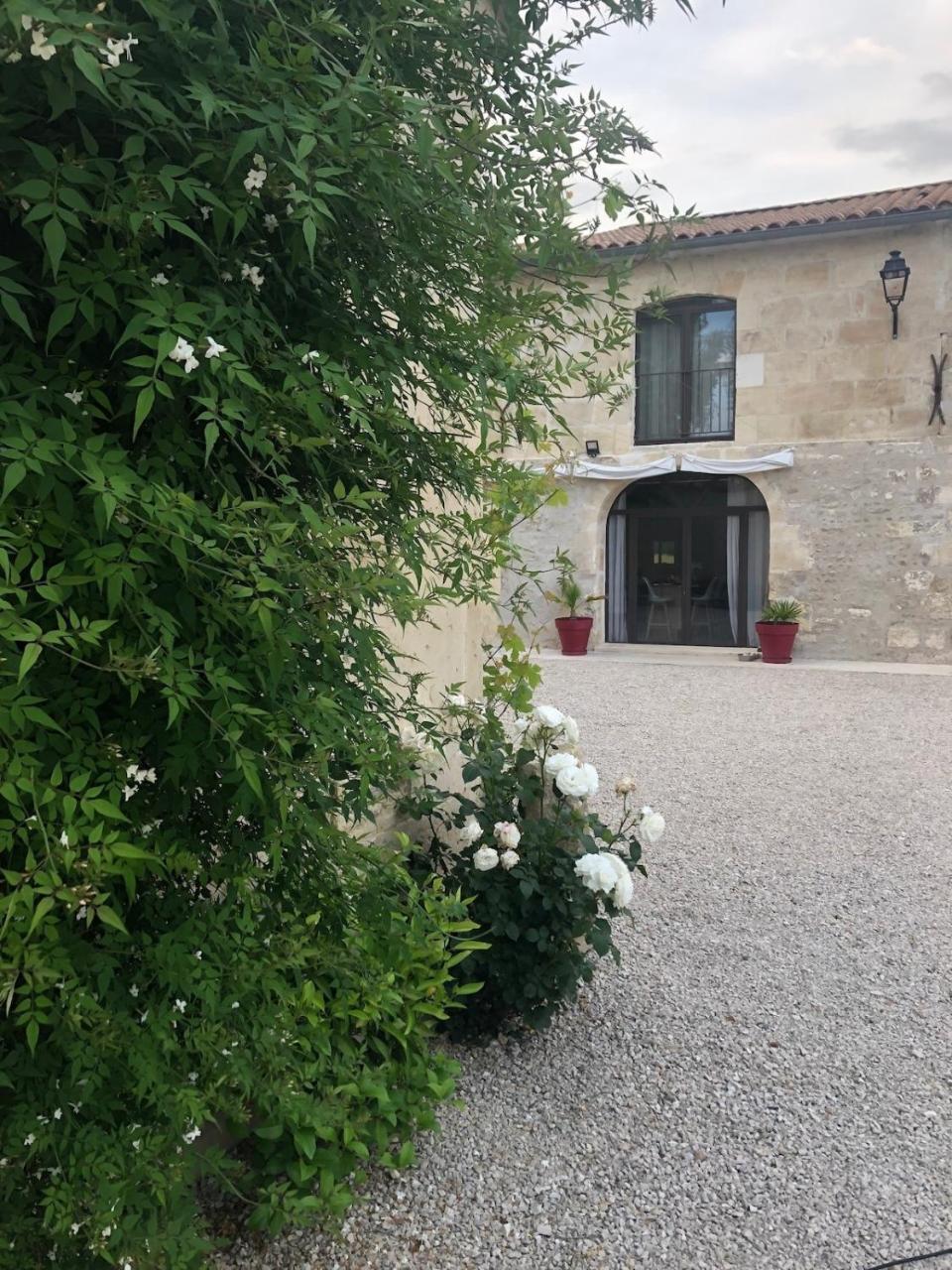 Mas De La Guillaumone — Arles