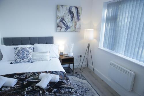 Cozy Stay Near Luton Airport 4 Min Drive in Luton, United Kingdom