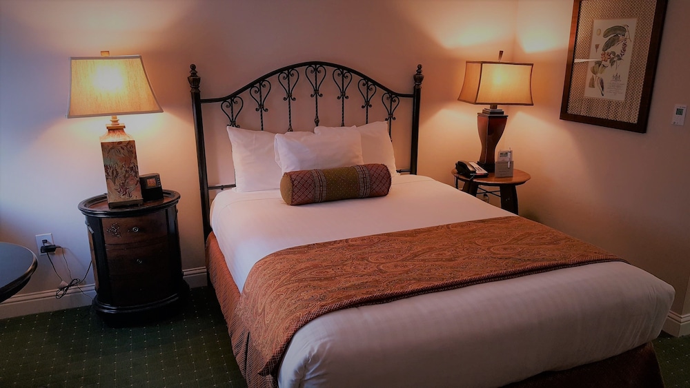 The Monterey Hotel - photo 12