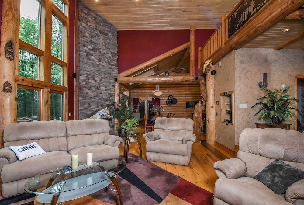 Inn 2 Deep in Mchenry, United States