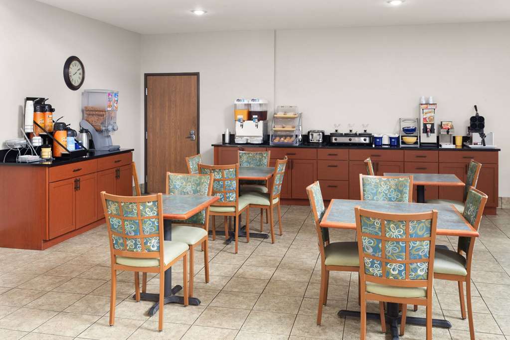 Days Inn & Suites by Wyndham Morris I 80 - photo 23