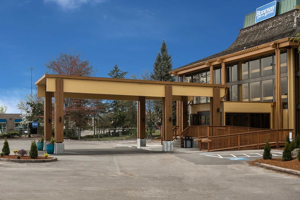 Rodeway Inn & Suites Portland Jantzen Beach - featured photo