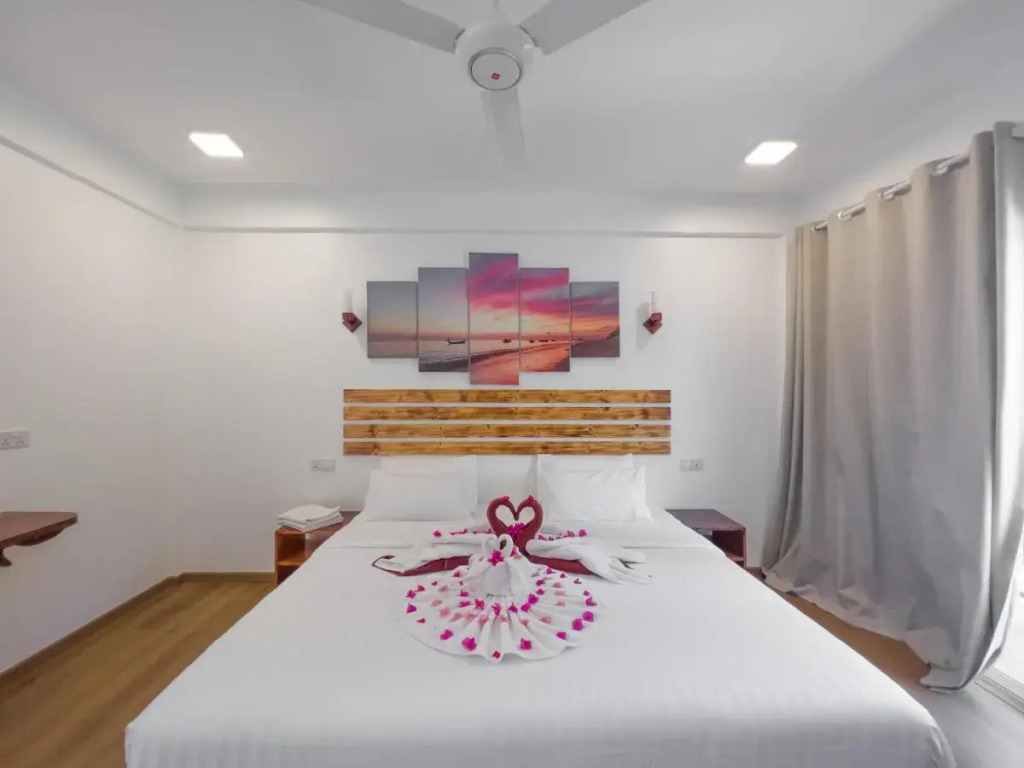 Summer Inn Thoddoo pet-friendly hotel Male