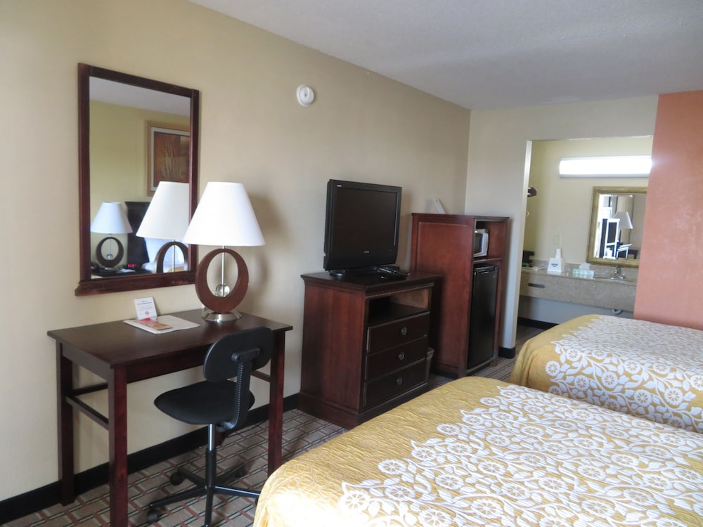 Days Inn by Wyndham Blytheville - photo 29