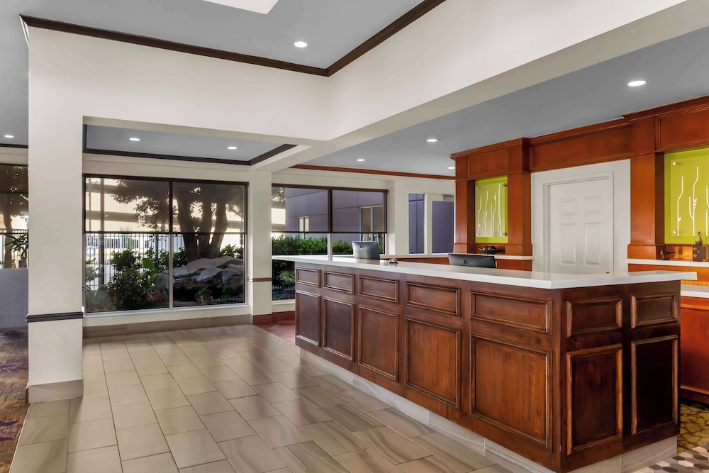 ACP Hotel Houston Westchase MOD Collection by Sonesta - photo 3