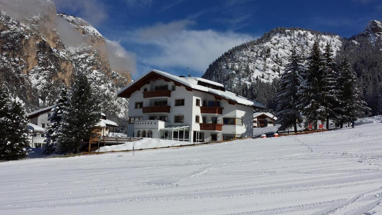 Residence Villa Funtanes — 4-Star Luxury Hotel in Selva, Italy