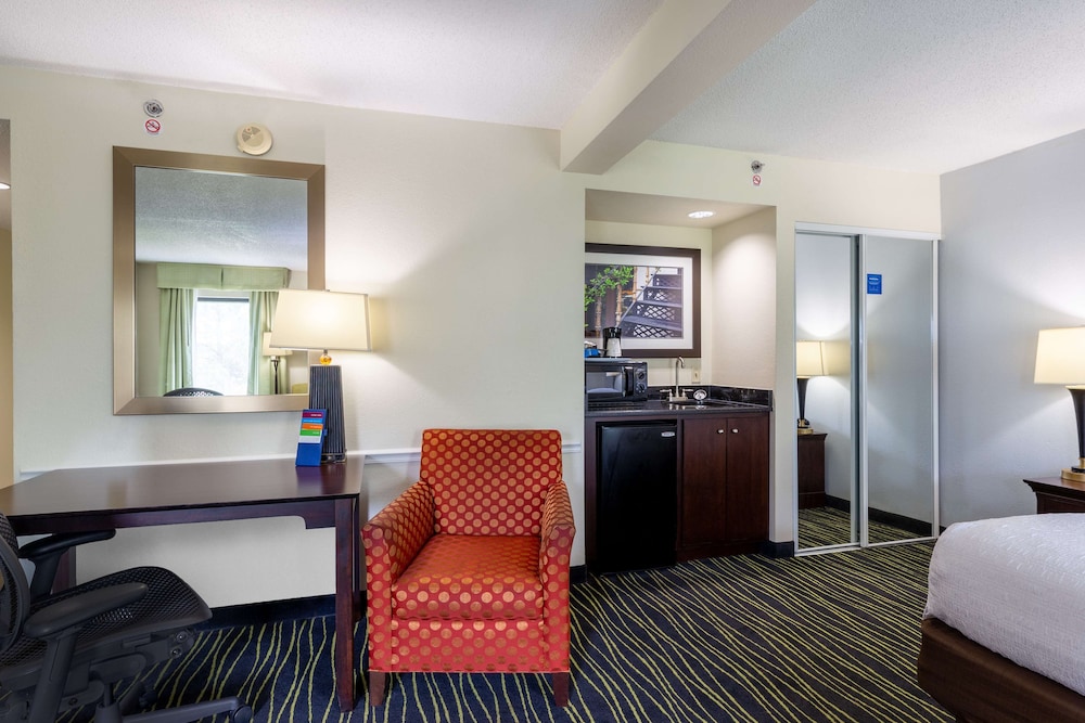 Hampton Inn Columbia I 26 Harbison Blvd. - photo 31