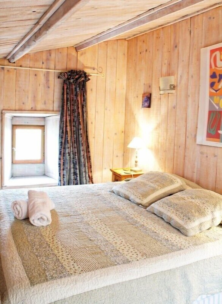 Mas le Nogier — hotel in Vesseaux