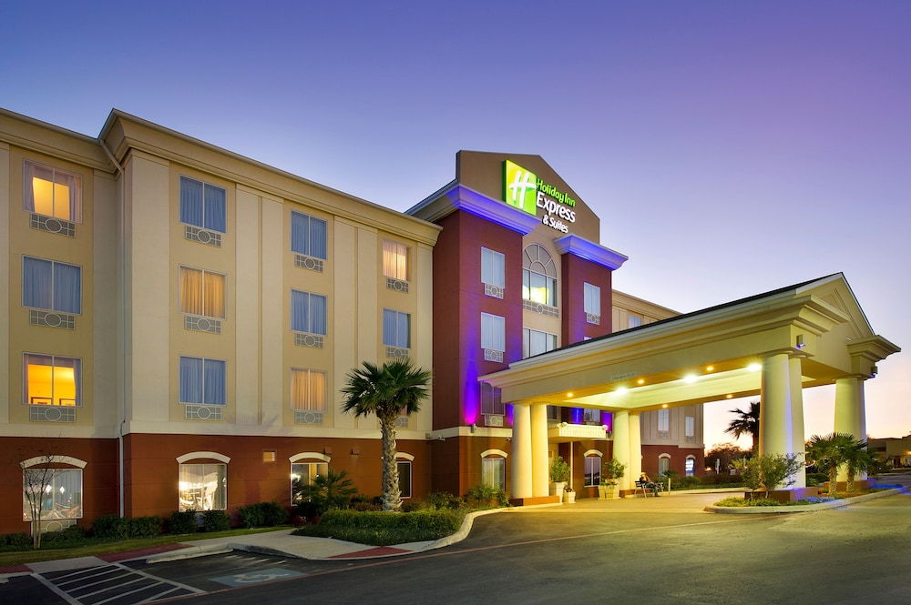 Holiday Inn Express Hotel & Suites Uvalde - photo 36