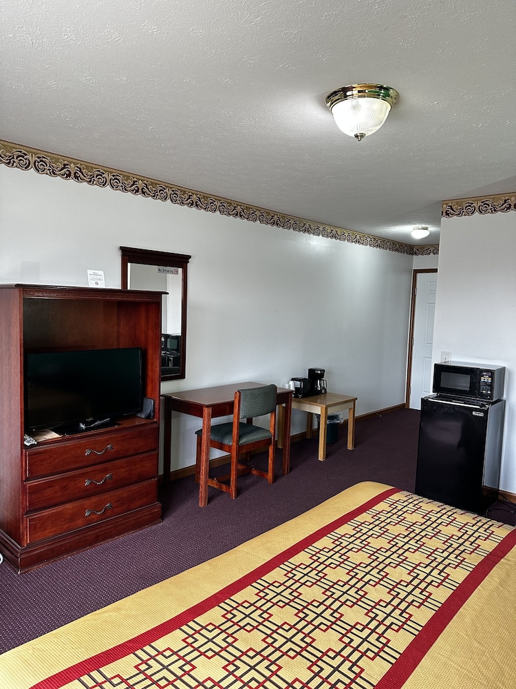 Attica Inn - photo 21