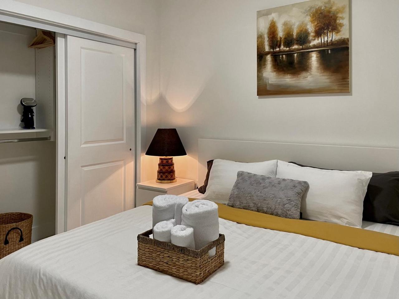 Blissful Stay in Surrey in Surrey, Canada