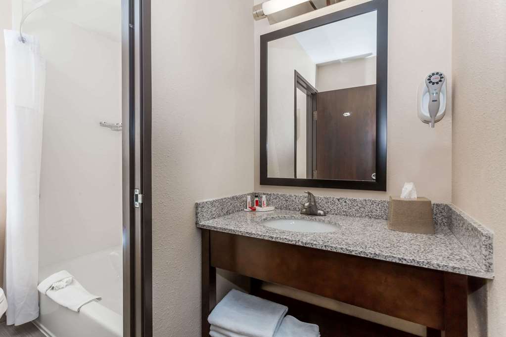 Super 8 by Wyndham Longmont Twin Peaks - photo 10