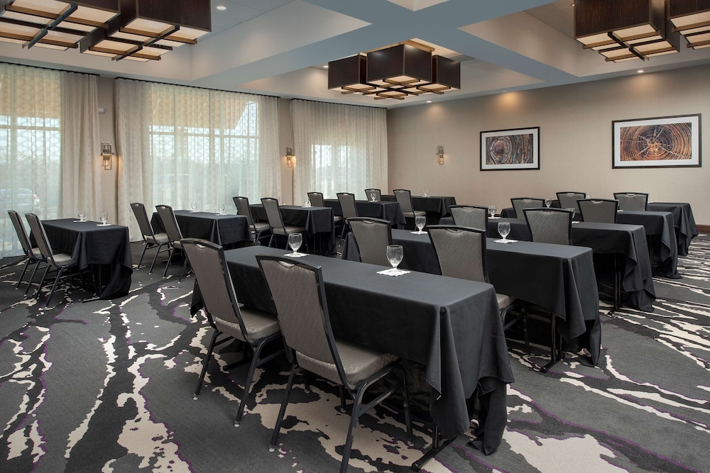 Hilton Garden Inn Columbia Airport - photo 53
