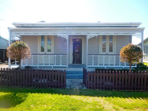 Haven on Hannan Whitianga Holiday Home — 4-Star Luxury Hotel in Whitianga, New Zealand