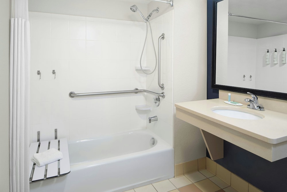 Fairfield Inn & Suites Marianna - photo 24