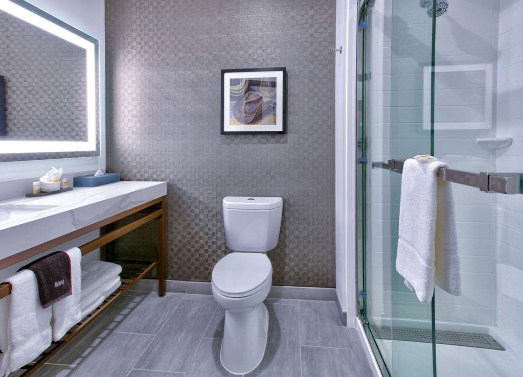 La Quinta Inn & Suites by Wyndham Terrell - photo 24