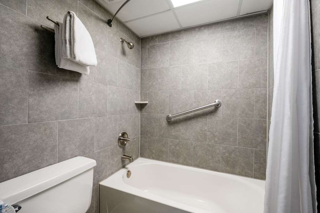 Days Inn by Wyndham Perrysburg Toledo - photo 13