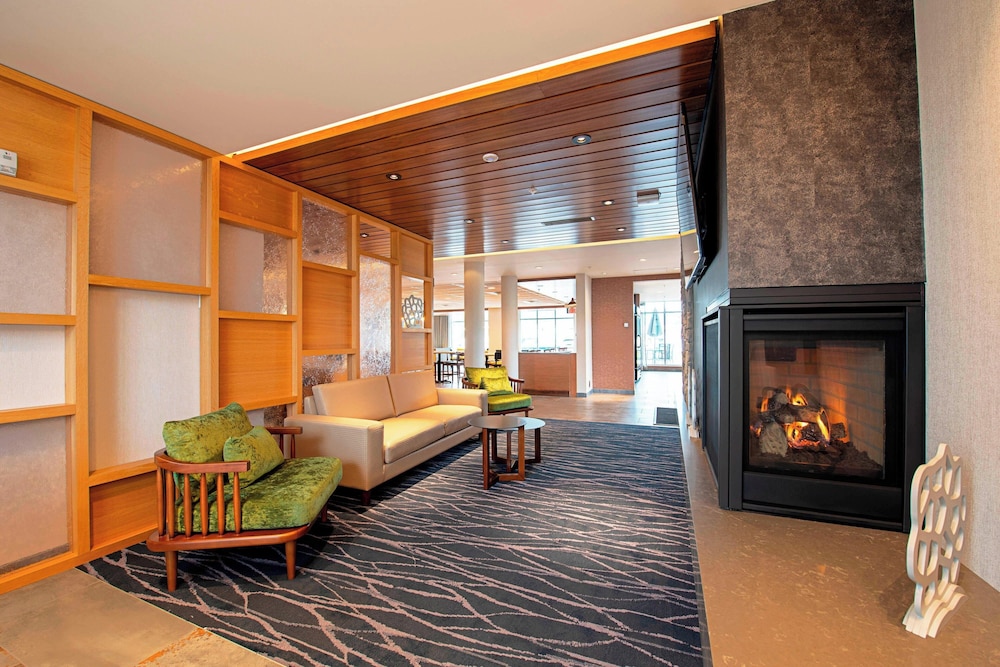 Fairfield Inn & Suites by Marriott Duluth Waterfront - photo 2