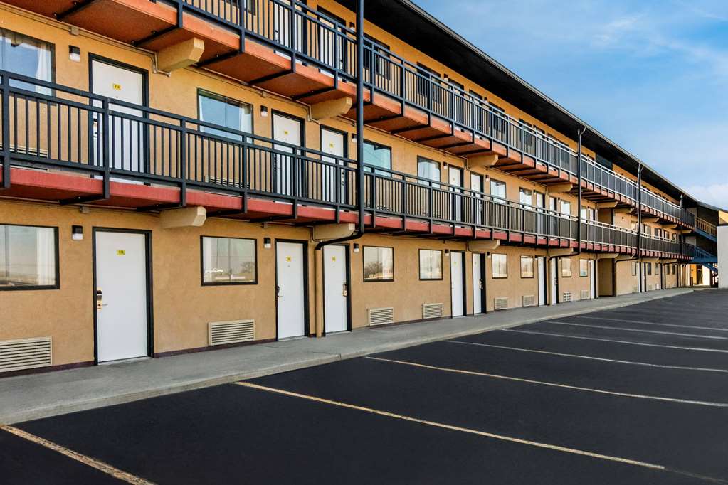 Super 8 by Wyndham Vandalia Dayton International Airport - photo 4