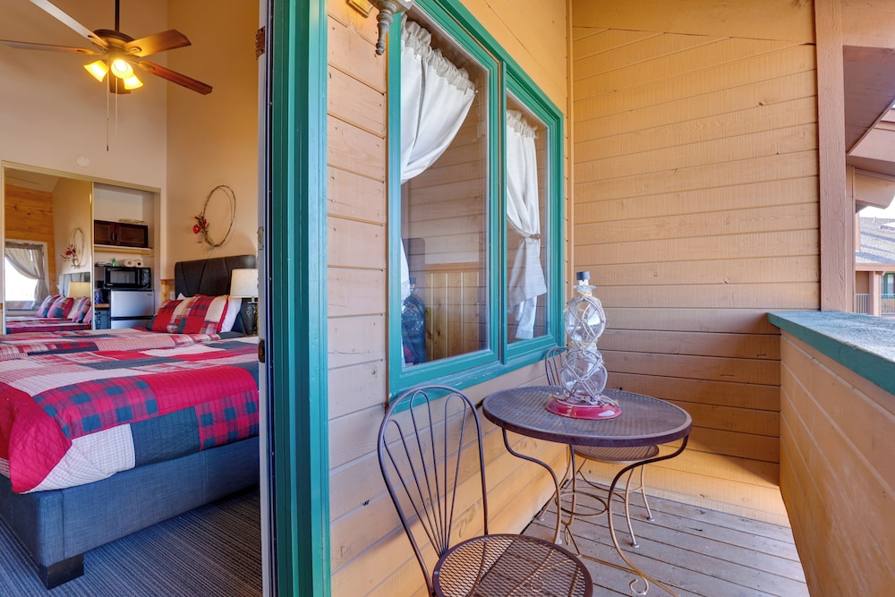 2 Mi to Granby Ranch: Resort Studio w Pool Access - photo 4