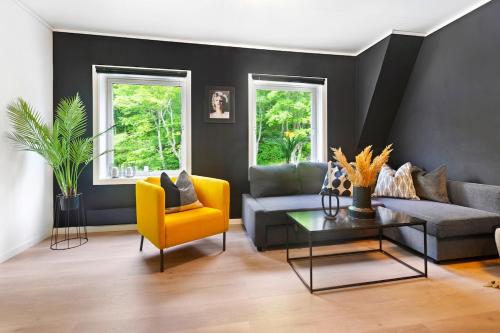 Townhouse with free parking in the city centre 4 bedrooms — 4-Star Luxury Hotel in Alesund, Norway