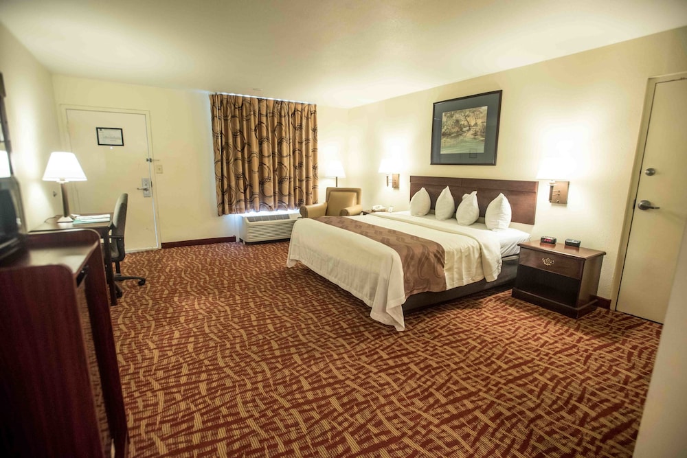 Quality Inn At Town Center - photo 5