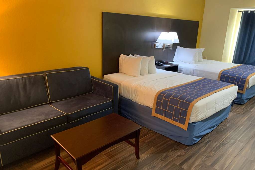 Days Inn & Suites by Wyndham Tampa Raymond James Stadium - photo 37
