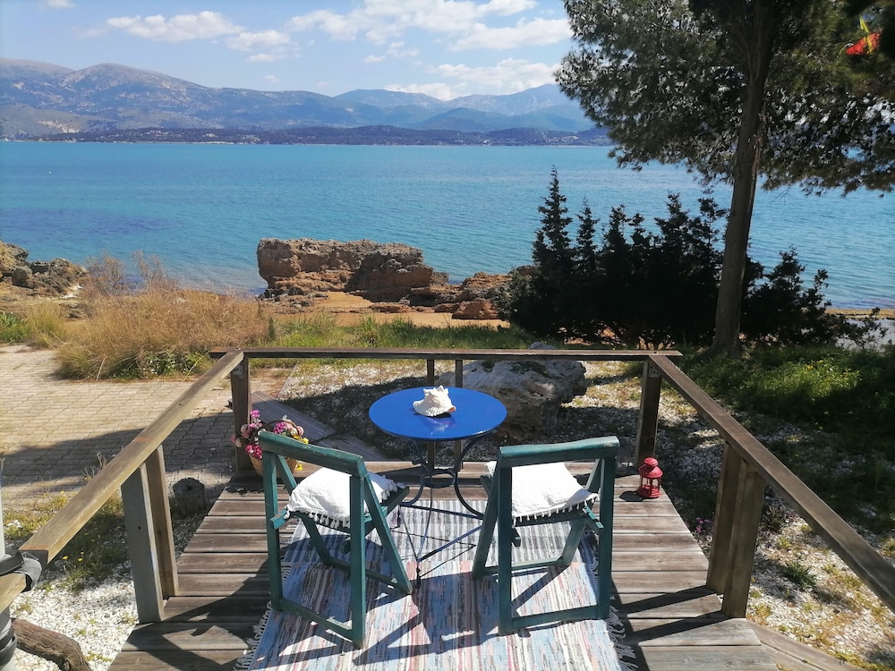 Alekos Beach Houses Romance in Kefalonia, Greece