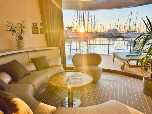 Luxury Floating Apartment Amor — 5-Star Luxury Hotel in Split, Croatia