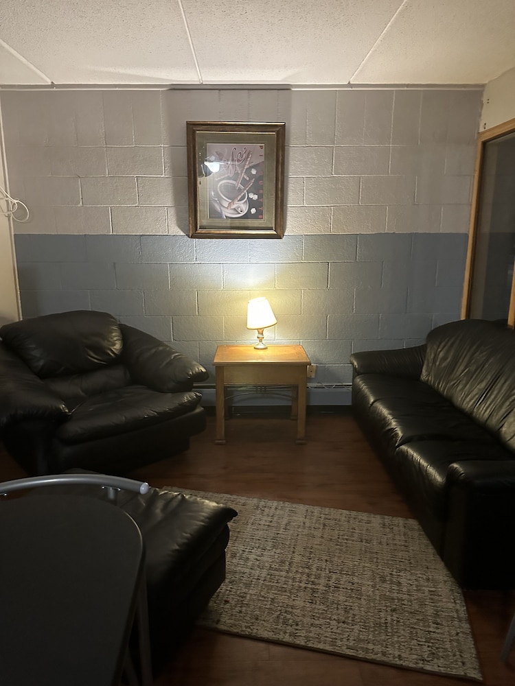 J E Hotel & Suites - photo 12