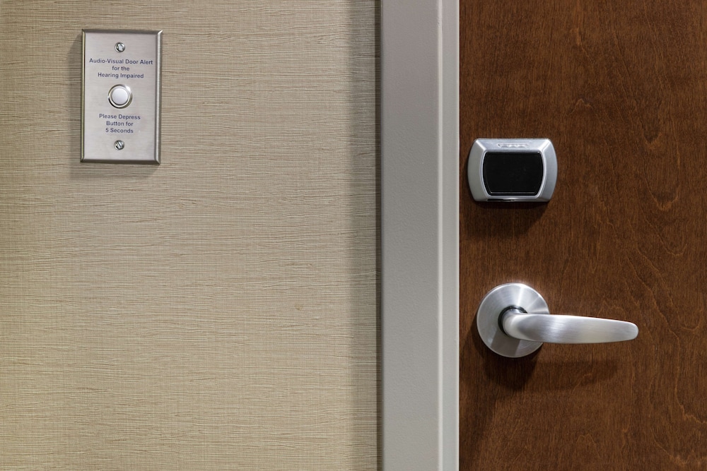 Hampton Inn & Suites by Hilton Atlanta Perimeter Dunwoody - photo 9
