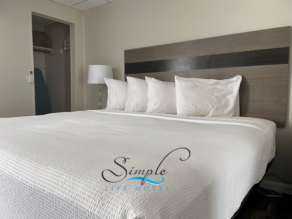 Simple Life Motel - photo 20