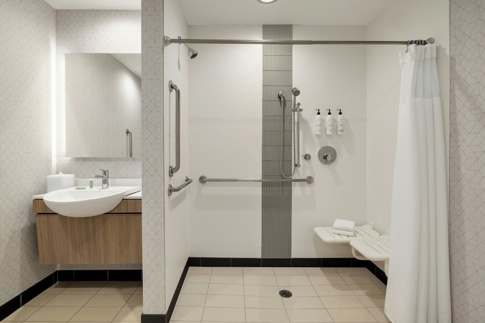SpringHill Suites by Marriott Roanoke - photo 25