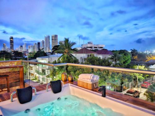 Casa Bambu 4Floors Jacusi & View nearby Old City — 4-Star Luxury Hotel in Cartagena, Colombia