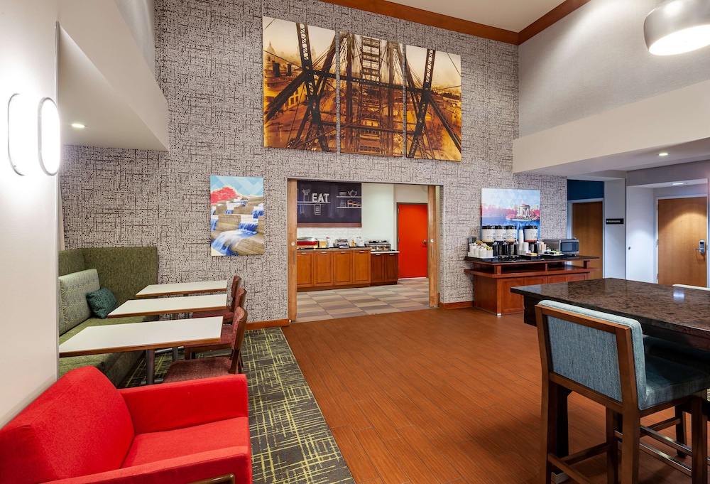 Hampton Inn & Suites St. Louis at Forest Park - photo 26