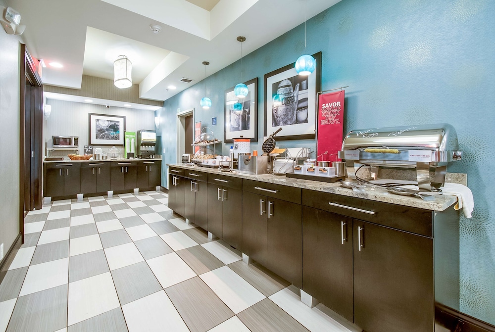 Hampton Inn Columbus West - photo 20