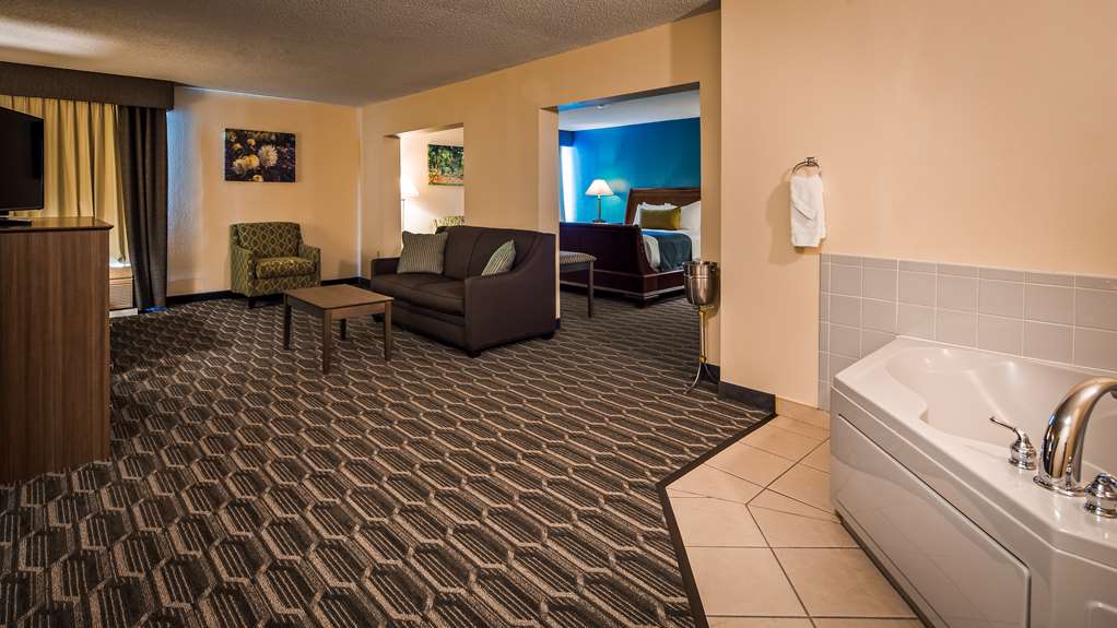 Best Western Plus Yadkin Valley Inn & Suites - photo 12