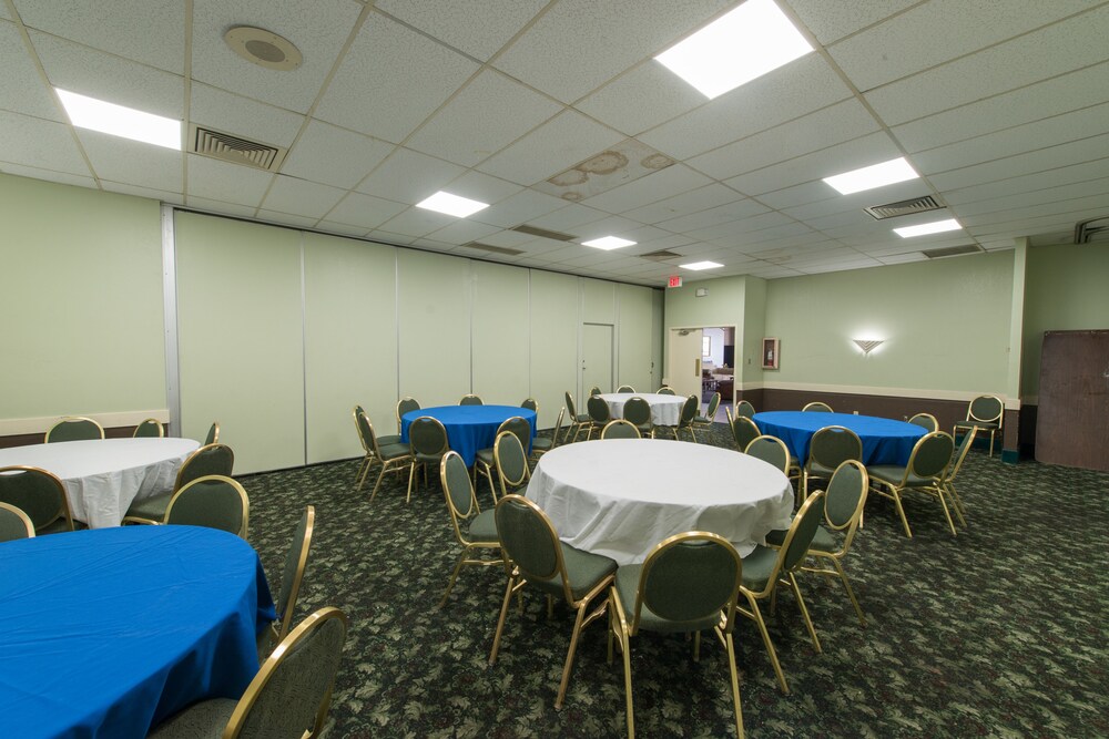 Vacation Inn Phoenix - photo 36