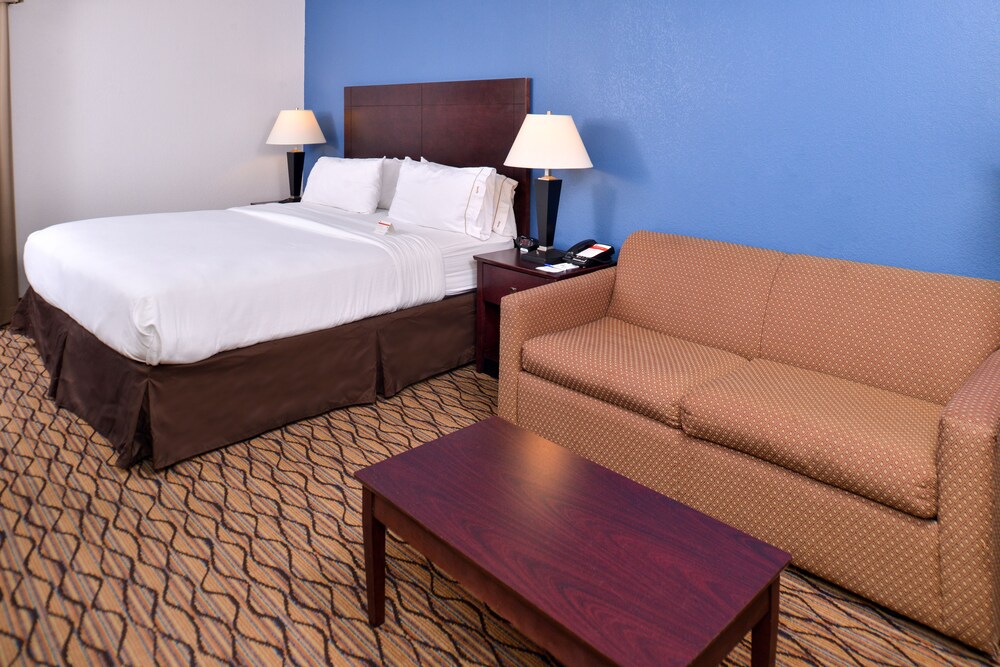 Holiday Inn Express & Suites Central Omaha by IHG - photo 5