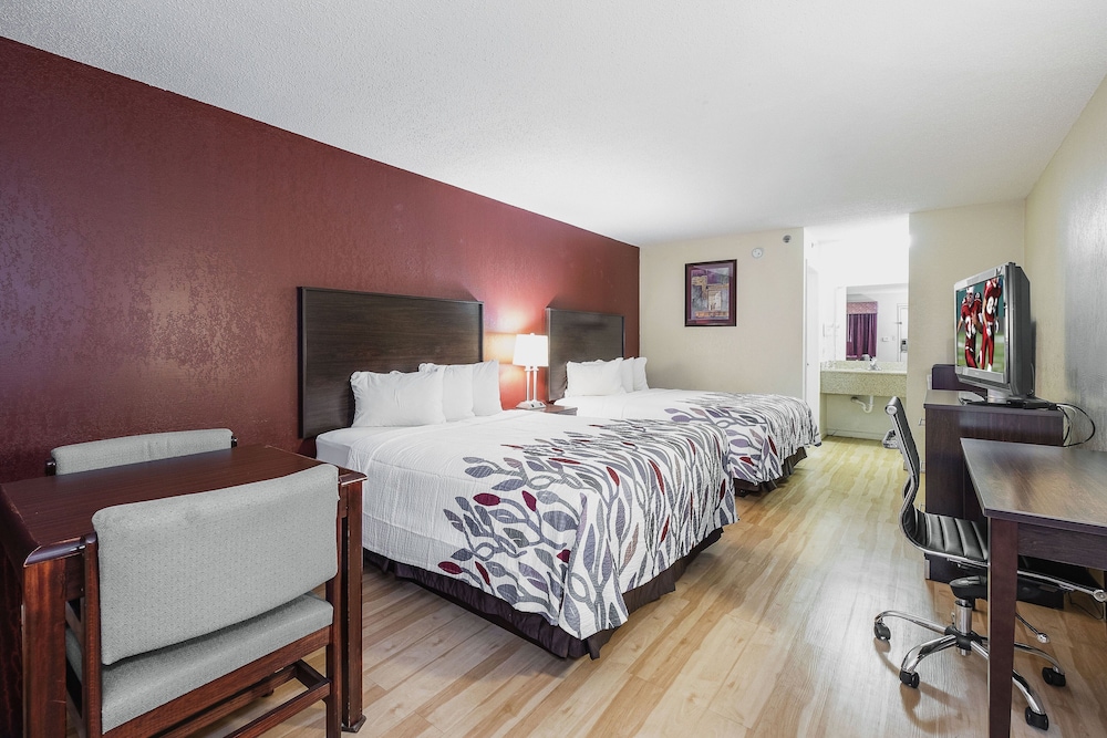 Red Roof Inn & Suites Rome - photo 23