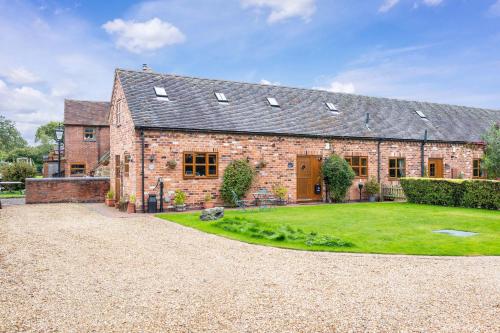 The Pigsty 3 Bedroom Barn Conversion — 4-Star Luxury Hotel in Coventry, United Kingdom