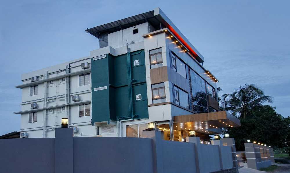 Treebo Amigos Residency Cochin Airport Hotel in Aluva, India